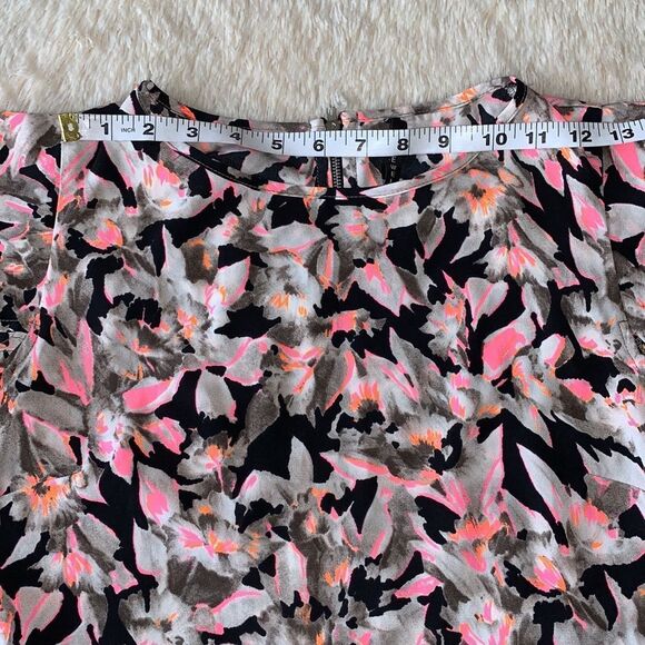 B Jewel crop top size medium - Picture 12 of 16